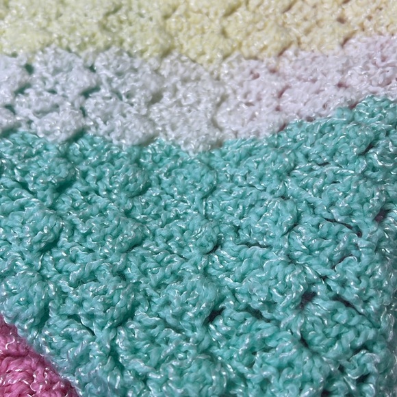 Hand Knit Silky Soft Throw Blanket 42x47 - Picture 8 of 13